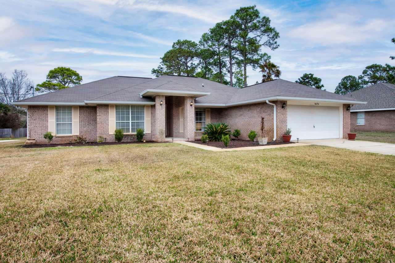 Beautiful 4-Bedroom Home in Holley by the Sea Available April 3rd