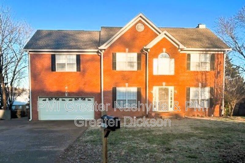 1109 Elkader Court South