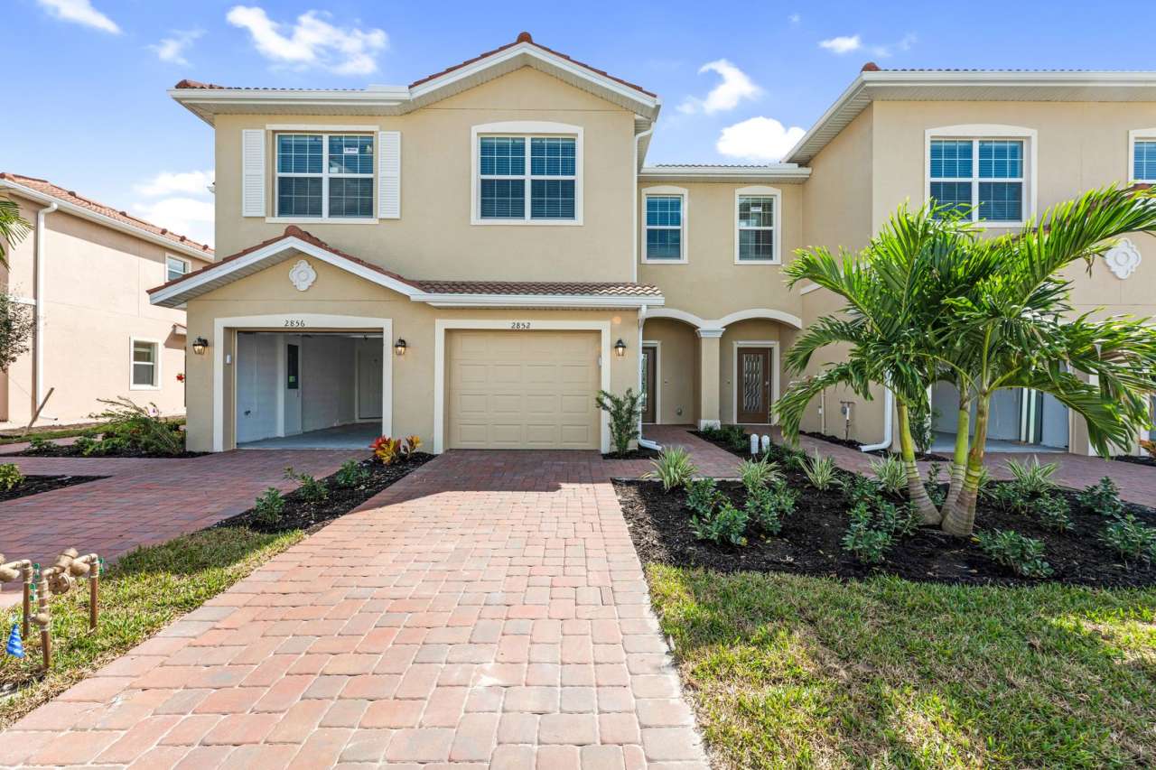 ANNUAL UNFURNISHED RENTAL AVAILABLE IN ORANGE BLOSSOM RANCH IN NAPLES.
