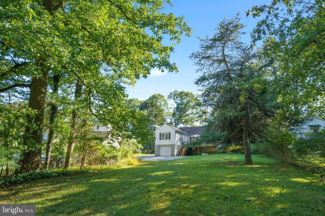 11237 GREENSPRING AVENUE