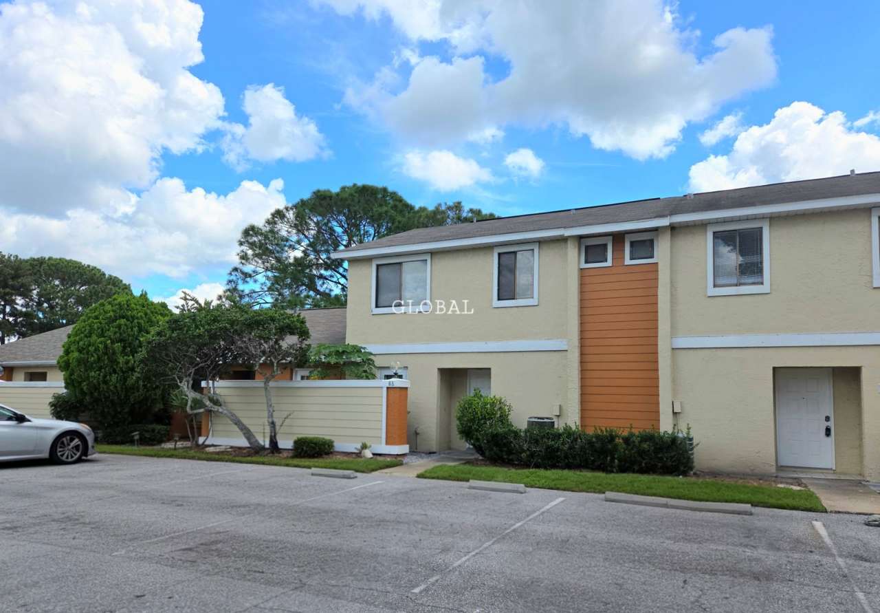 Charming 3-Bed, 2-Bath Townhome within Silver Park Villas