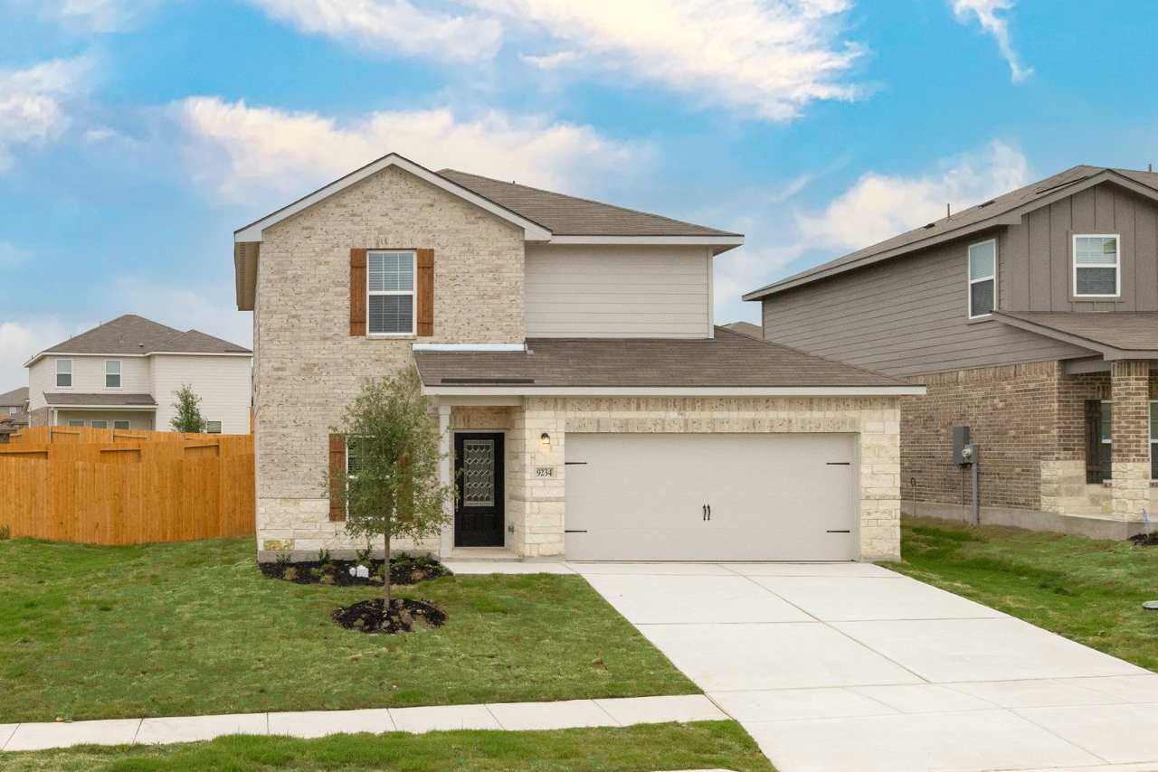 Contemporary Charm in Hightop Ridge | Spacious Layout  Large Private Backyard