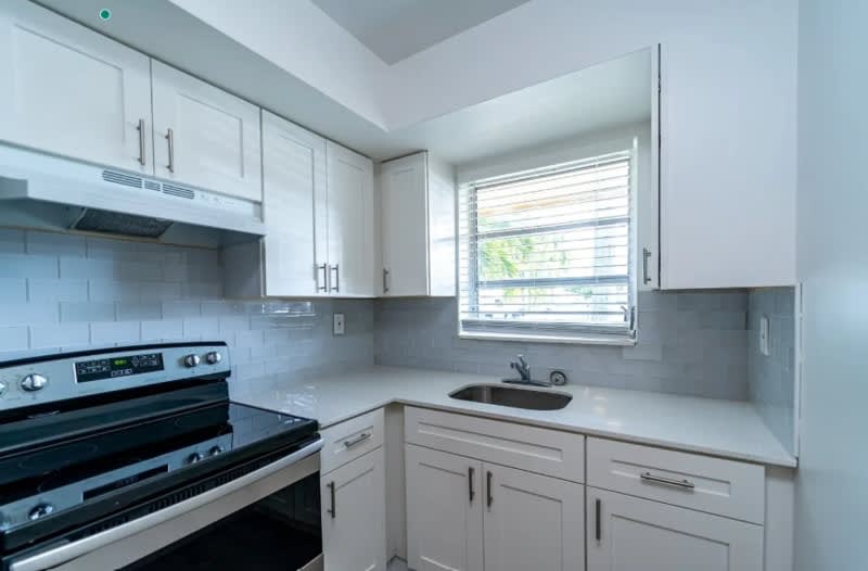 4152 Southwest 24th Court-2