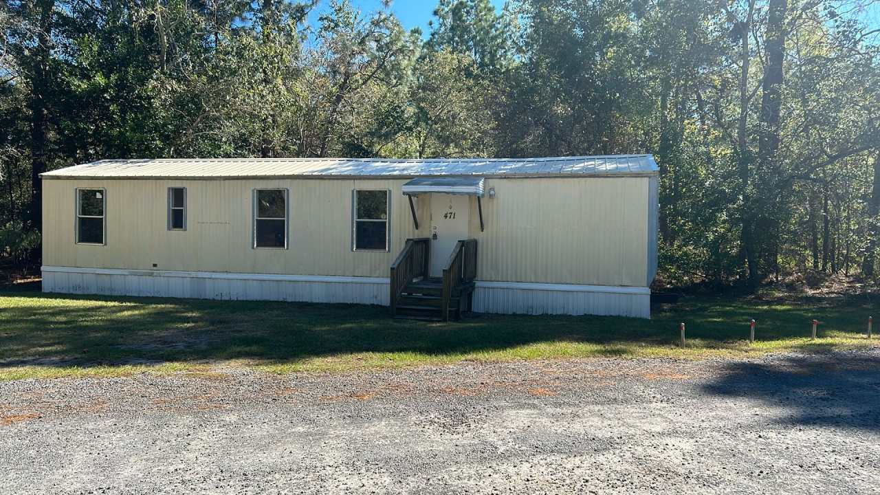 Charming 2-Bedroom Home in a Country Setting – 471 Bushberry!