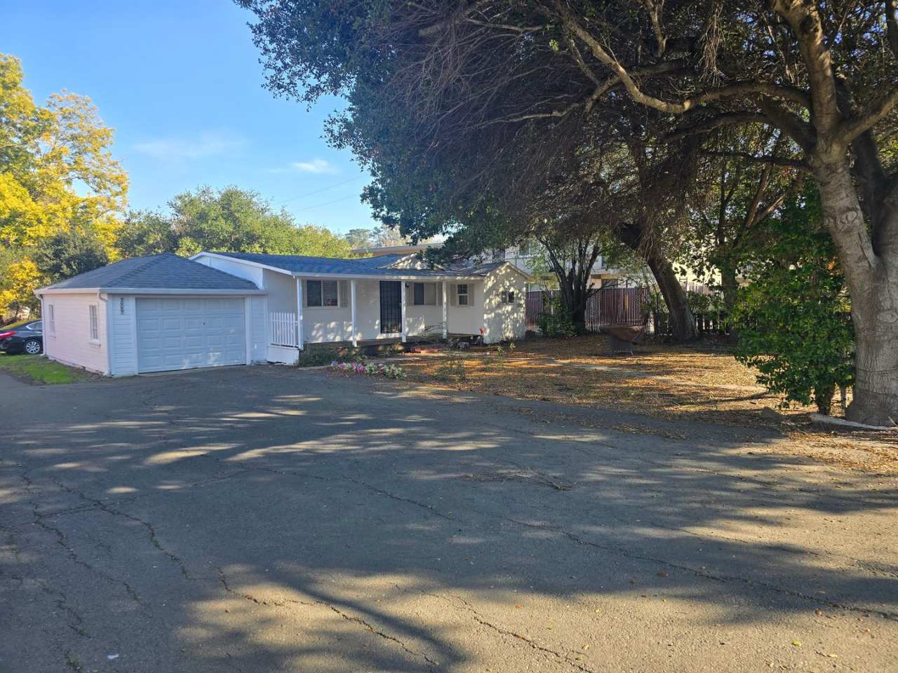 Single Story Home in El Sobrante... Available Now !!