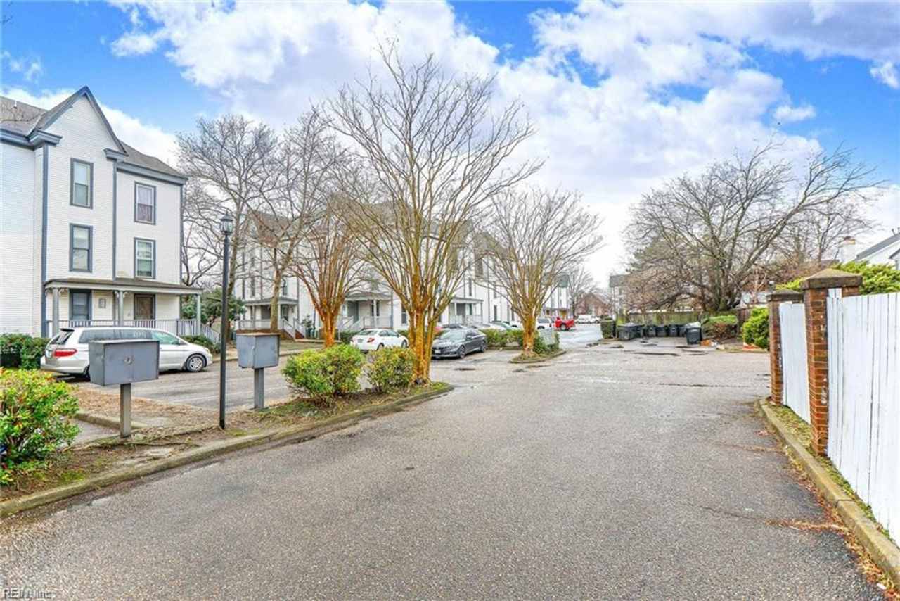 Updated 2 Bedroom Unit!