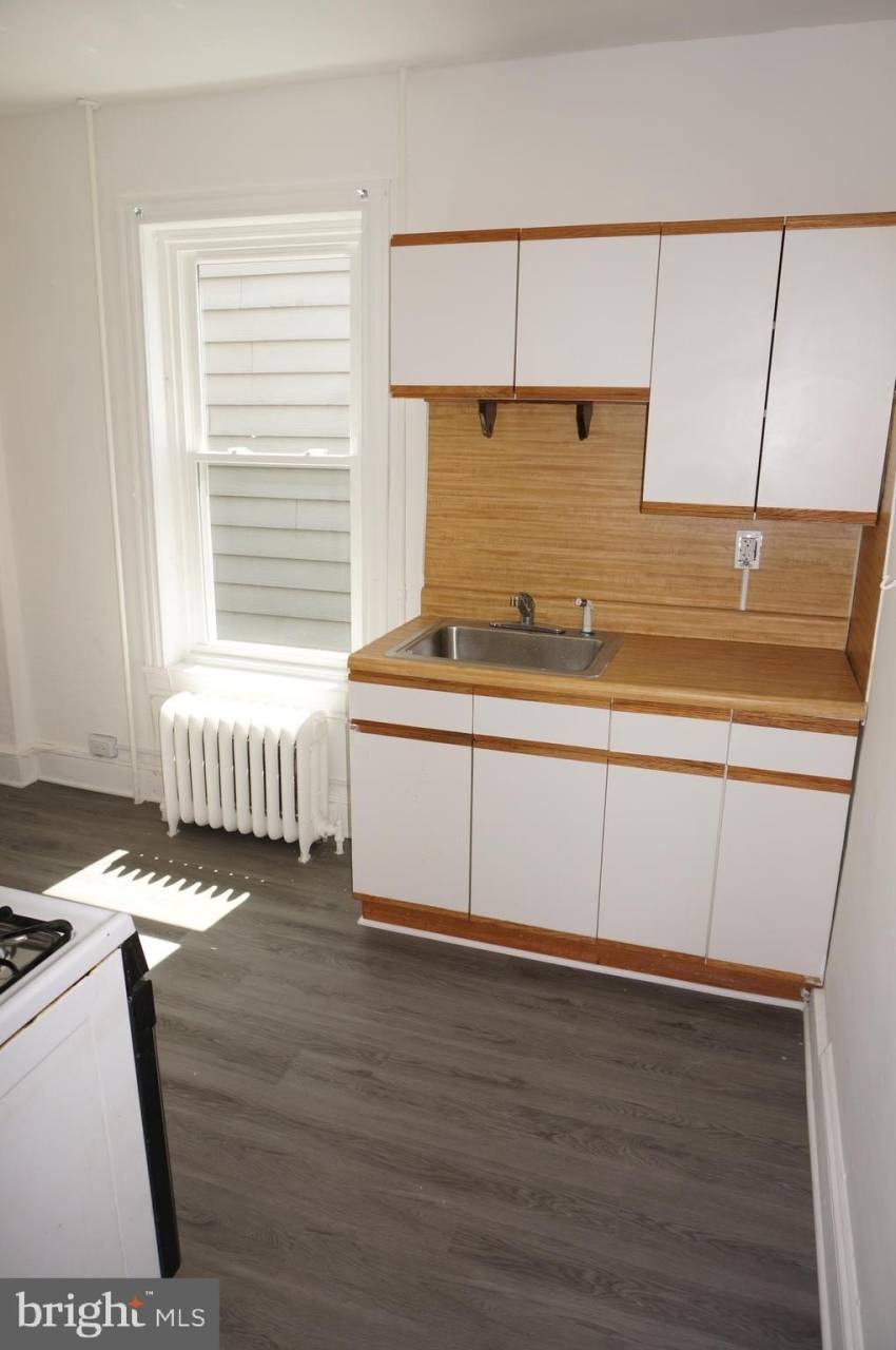 727 HAWS Avenue unit: 2