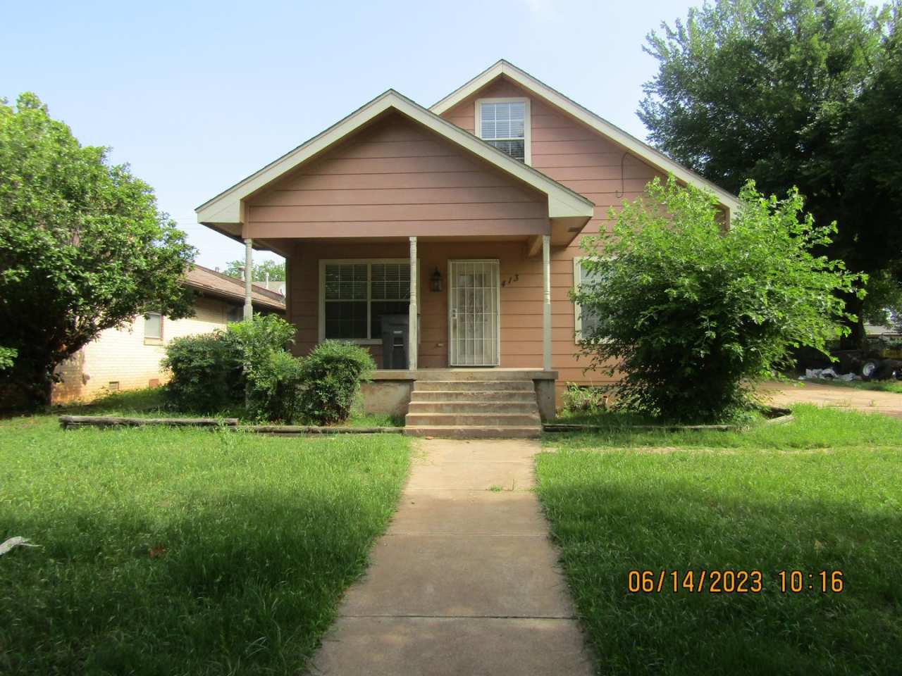 ALL ELECTRIC HOME!! PETS NEGOTIABLE WITH OWNER APPROVAL!!