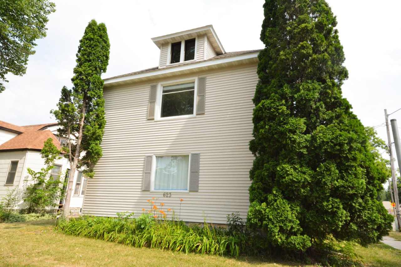 623 E Center St