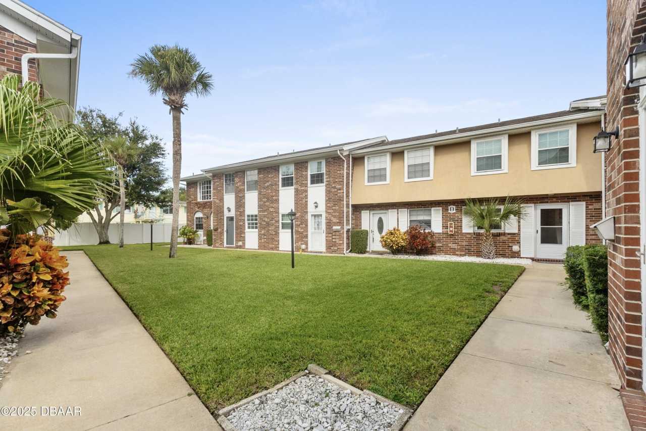 2200 S Palmetto Avenue unit: B050