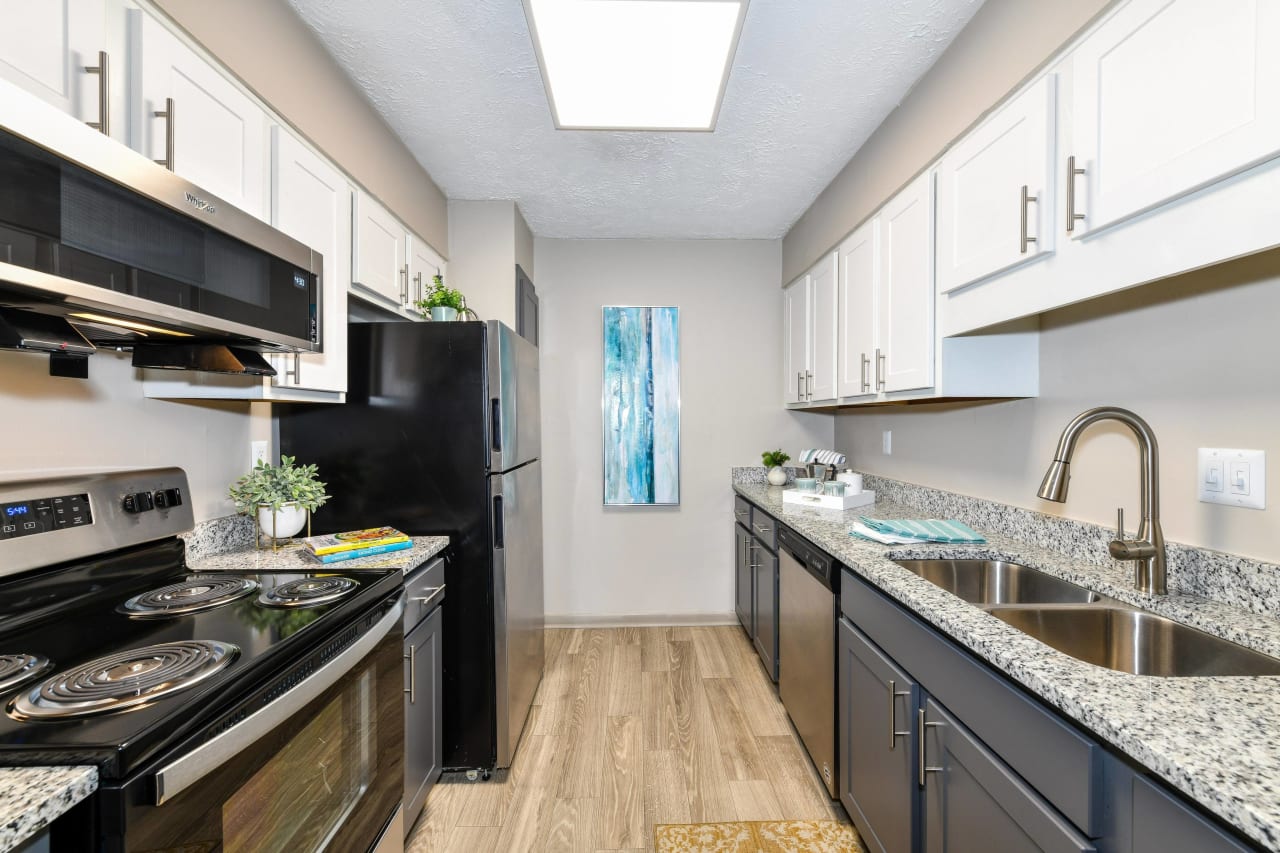 The VUE at Crestwood Apartments