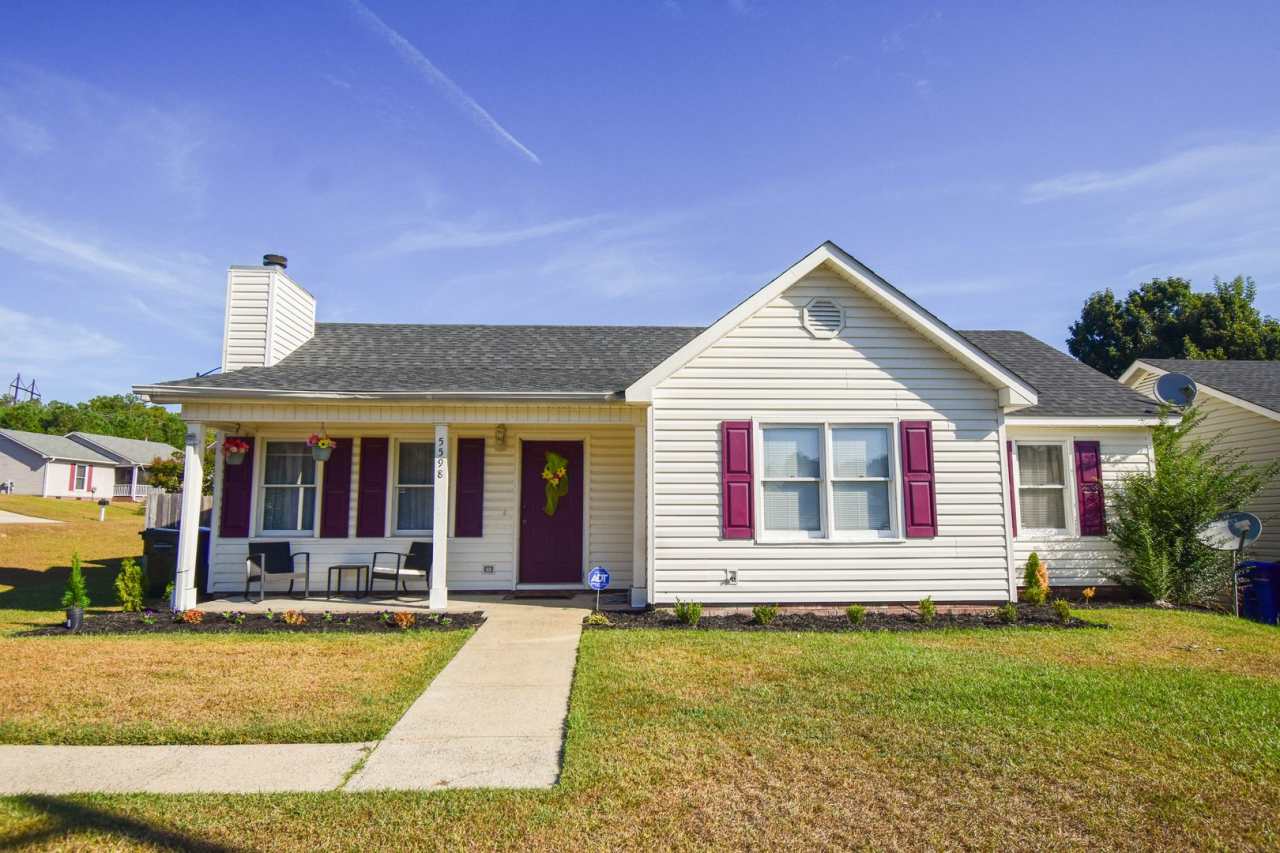 FIRST TWO WEEKS RENT FREE! 3 Bedroom 2 Bathroom- Pets Considered