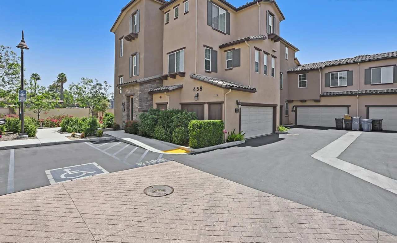 This gorgeous 3-bedroom, 3.5 bath townhome is move in ready.