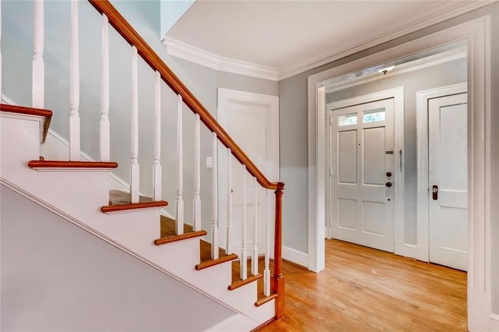 1719 Ridgewood Drive NE