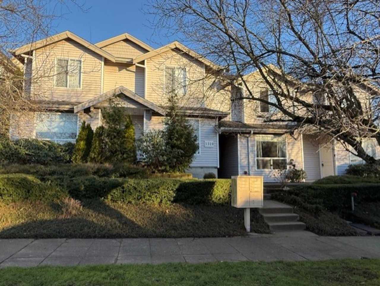 Hare 3319 8 unit - Everett