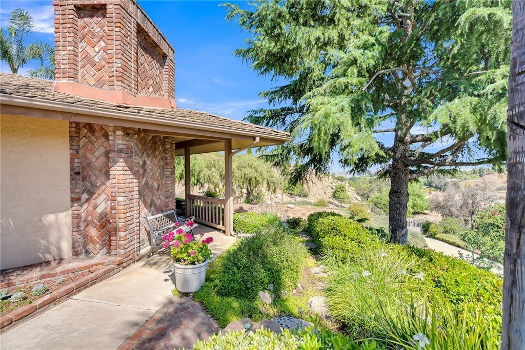 14302 Descanso Drive