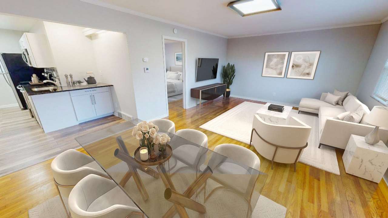 BEAUTIFUL and LARGE 1 Bedroom 1 Bath Apartment NEWER RENOVATIONS Available June 2025 UA Schools!