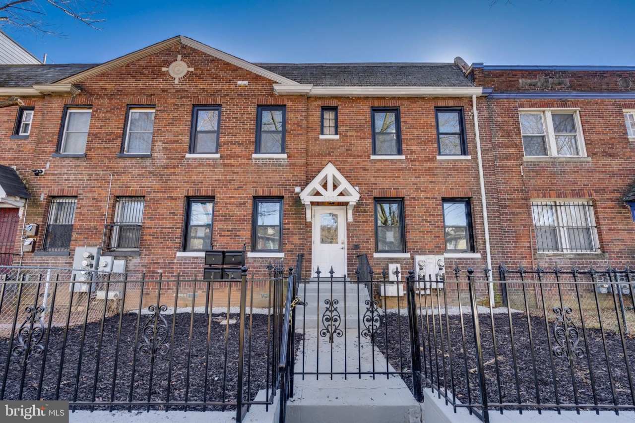 1703 W VIRGINIA Avenue NE unit: 2