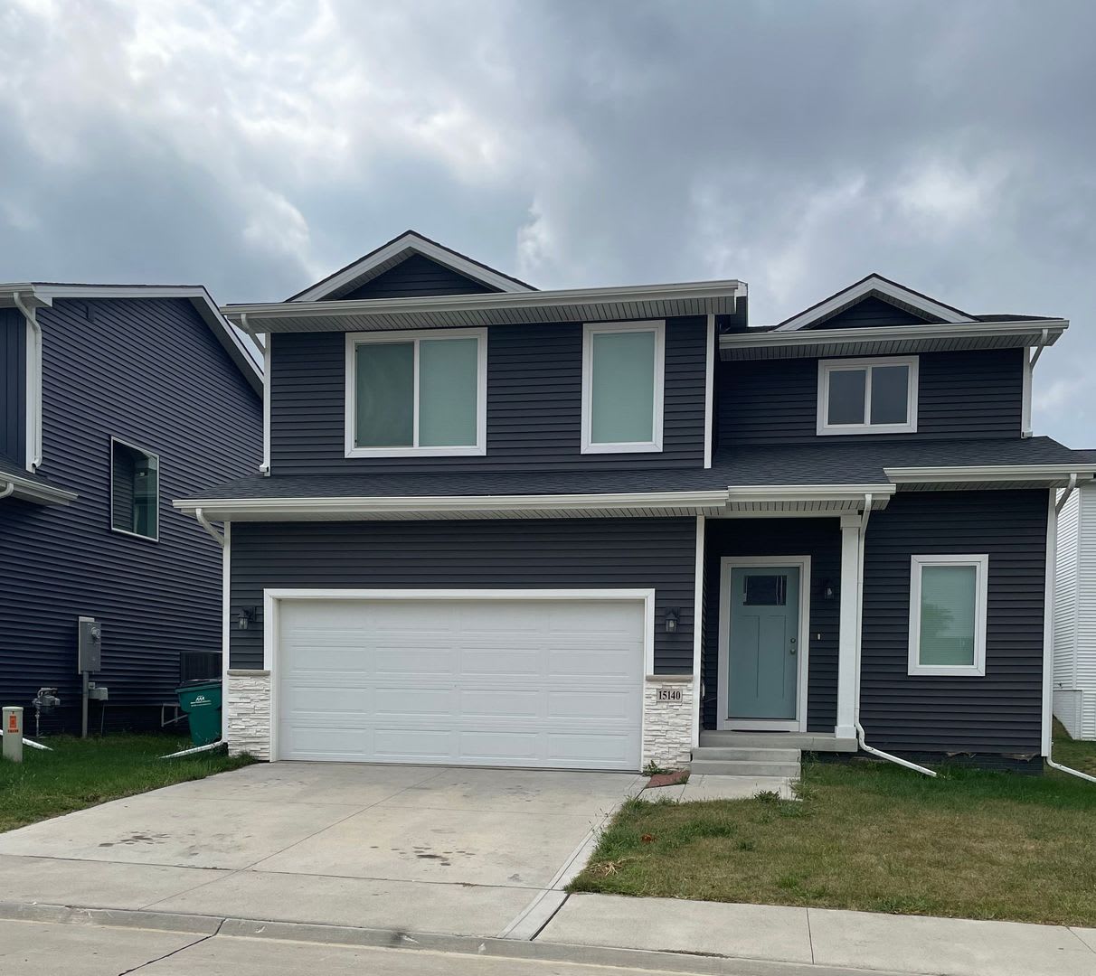 FREE RENT SPECIAL! 3 bedroom 2.5 bath Single Family Home