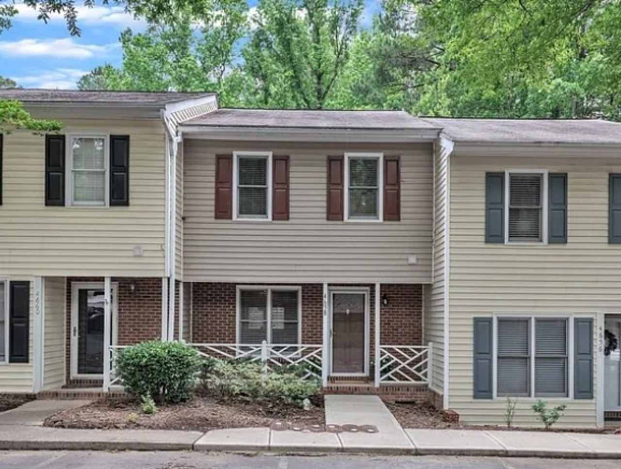 Charming 2BR Townhome in Raleigh