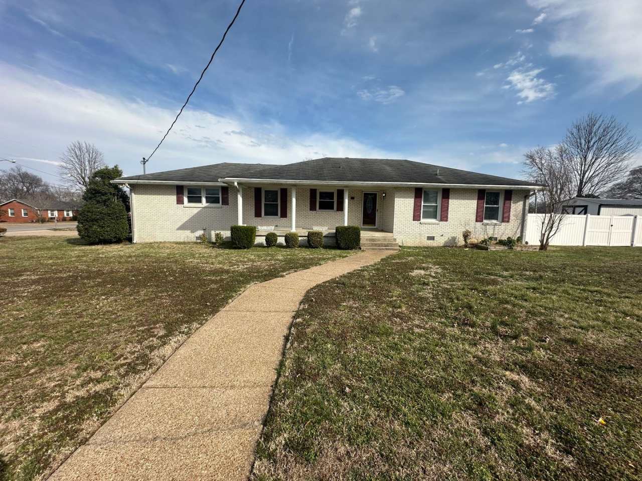 For Lease - 3 bed, 2 bath, 2505 SqFt Single Family Home in Lebanon!