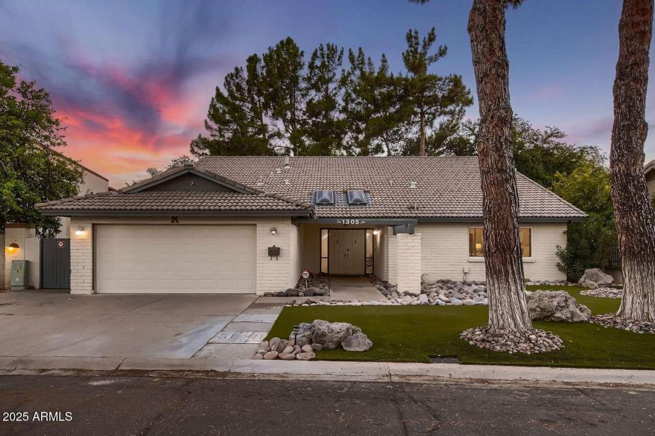 1305 E STEAMBOAT BEND Drive