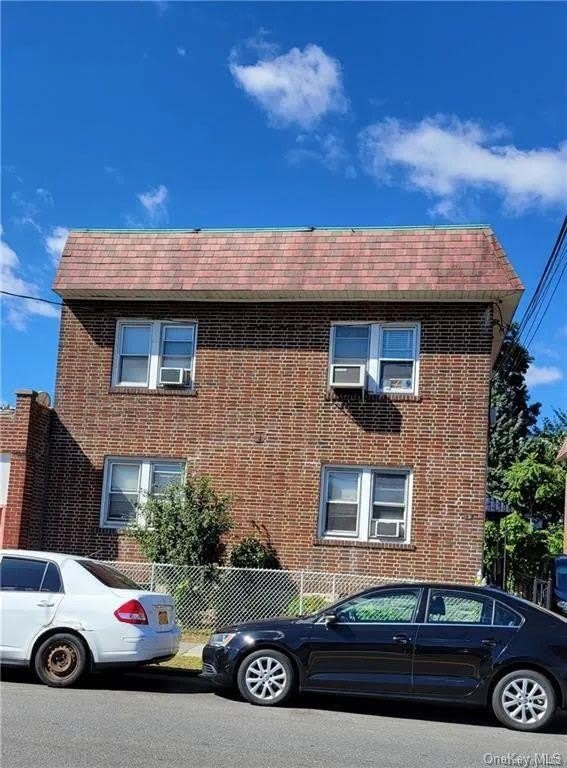 15 Woodlawn Avenue