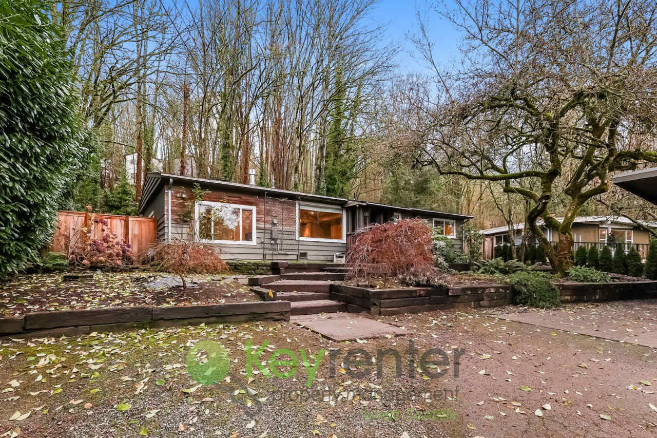 Remodeled Home with Zen Room, Soaking Tubs  Gas Fireplace