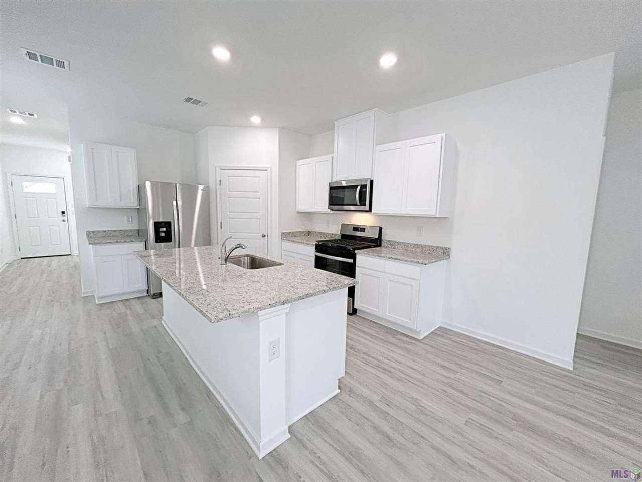 4 Bedroom House NEAR LSU - Hunters Trace- Let's GEAUX !