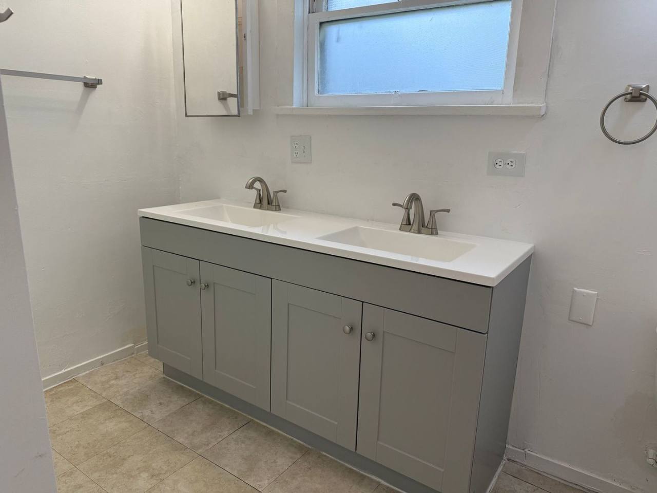 1181 E. Millard Way - 2 Bedroom 1 Bath!