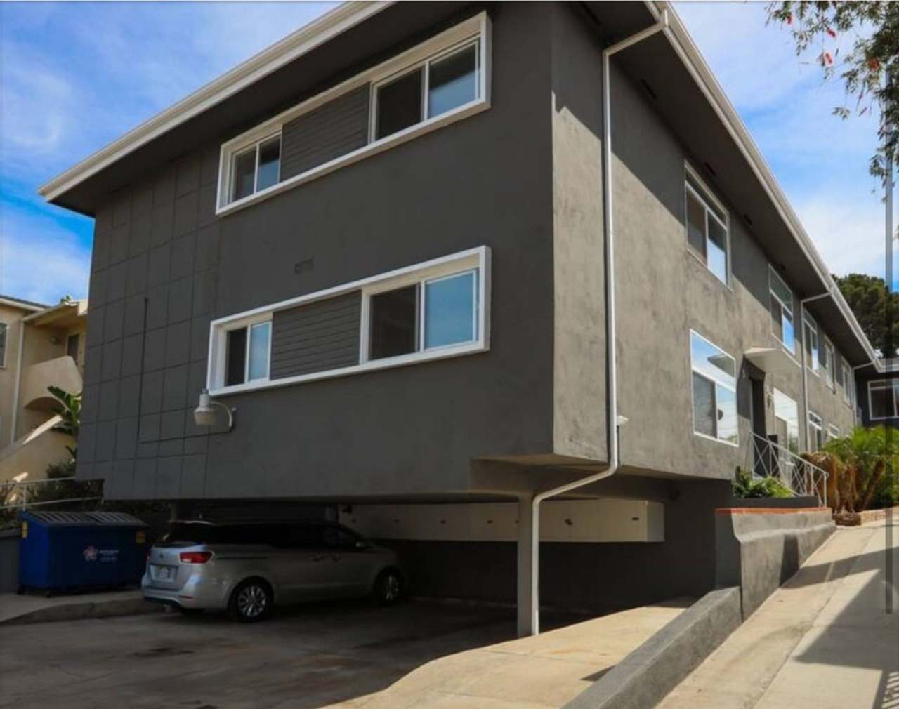 Charming 1BR Duplex in Los Angeles | Miracle Mile Adjacent