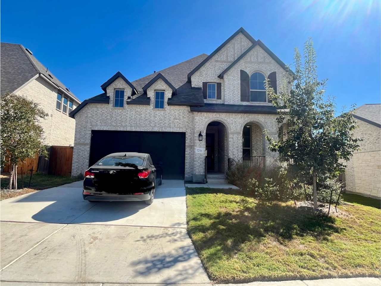 *Rent Just Reduced* Spacious 4 Bedroom / 4 Full Bath Home w/ Media Room  Loft ~ Imagine the Possibilities!