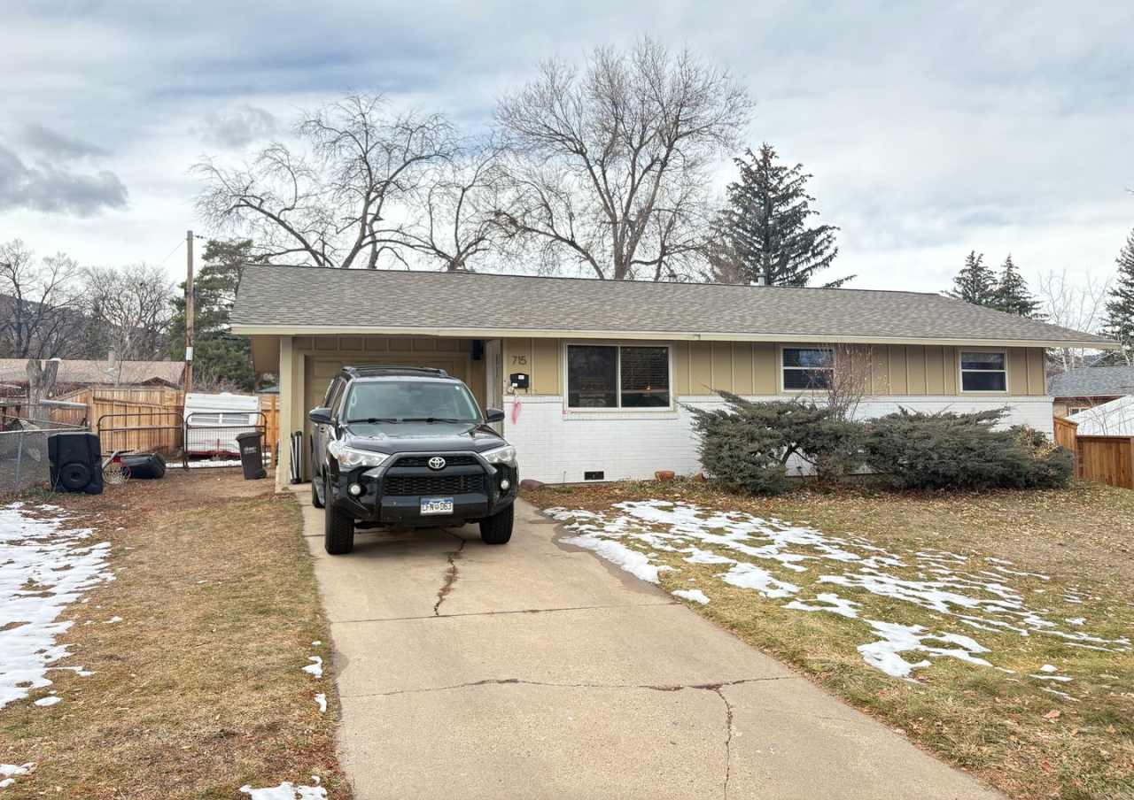 3 Bed 1 Bath Home W/Large Backyard Walking Distance To Everything.