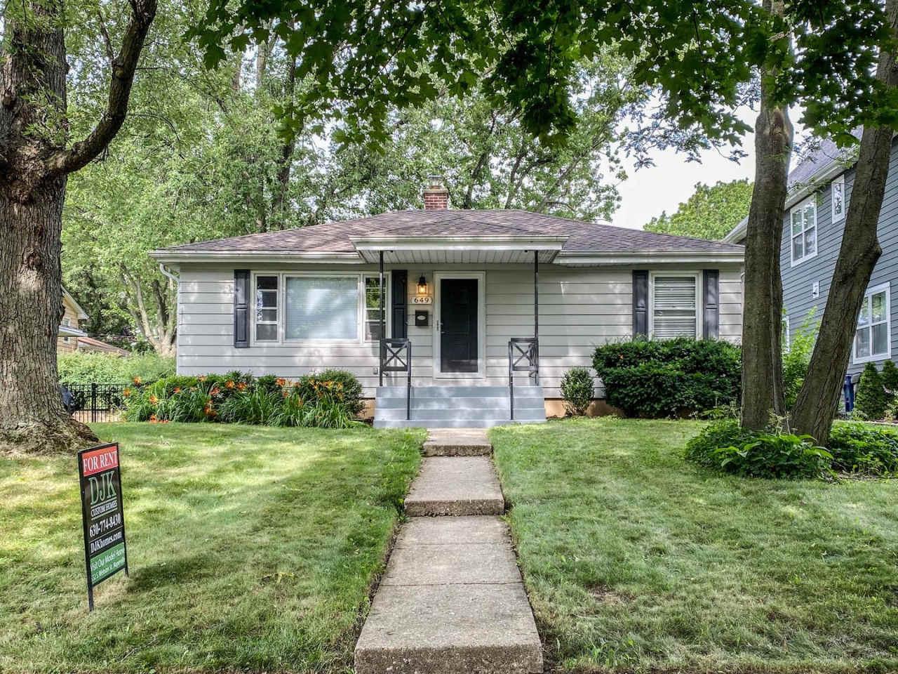 649 S Main Downers Grove