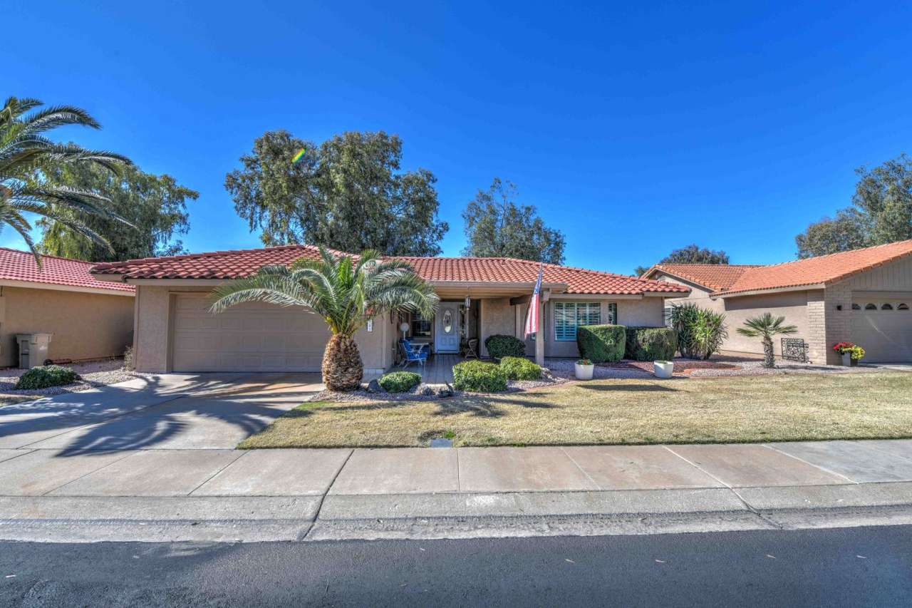 Amazing Golf Course Views in Leisure World a 45+ Active Adult Resort Community. Available starting from Now through October 2025, then April 2026. Ask about our summer rates.