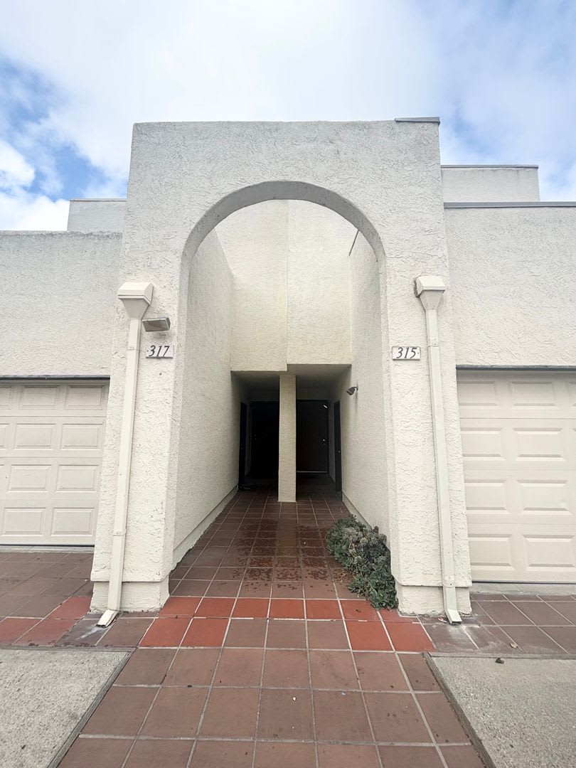 Lovely 3 Bedroom Condo Available Now!