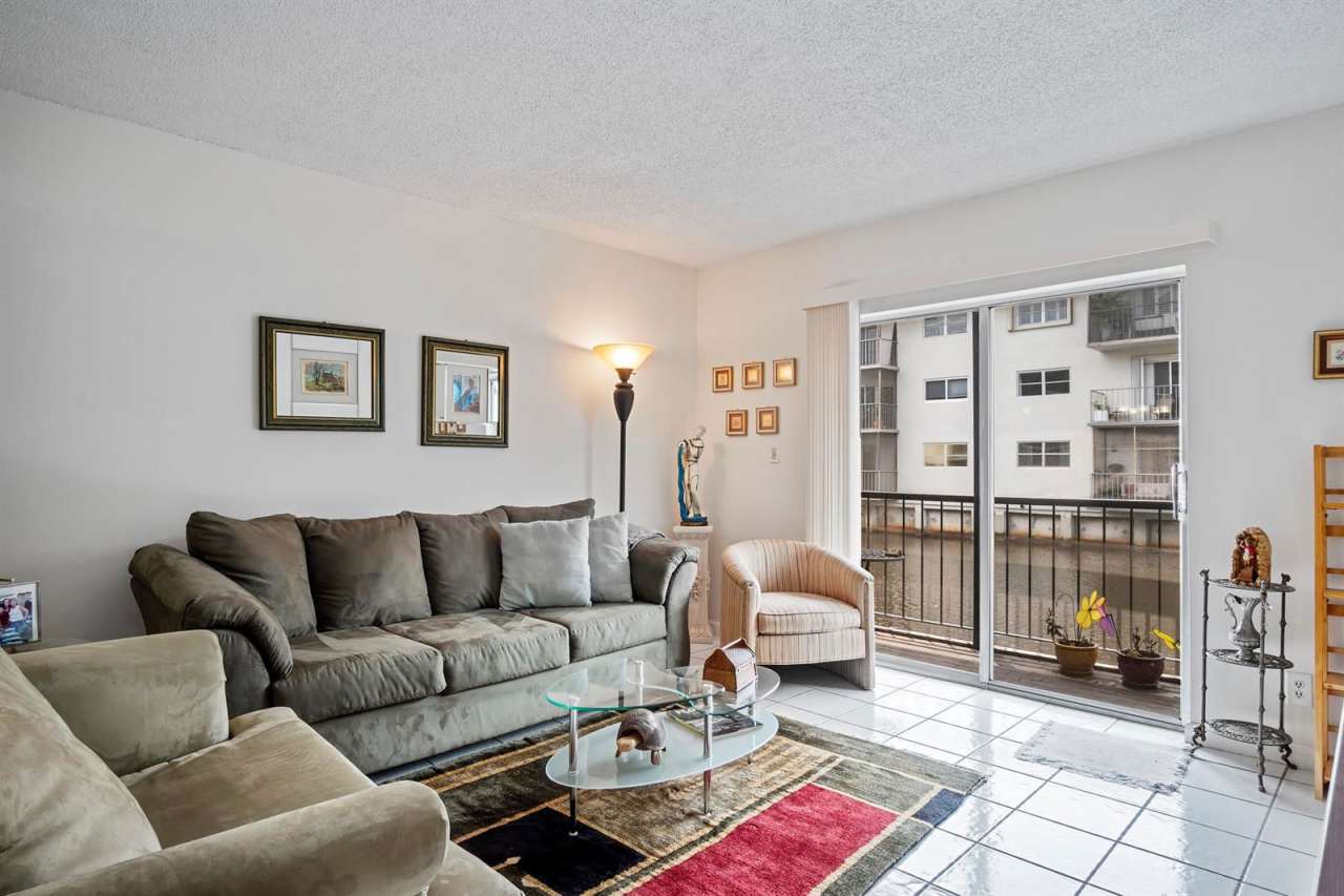 1775 North Andrews Square