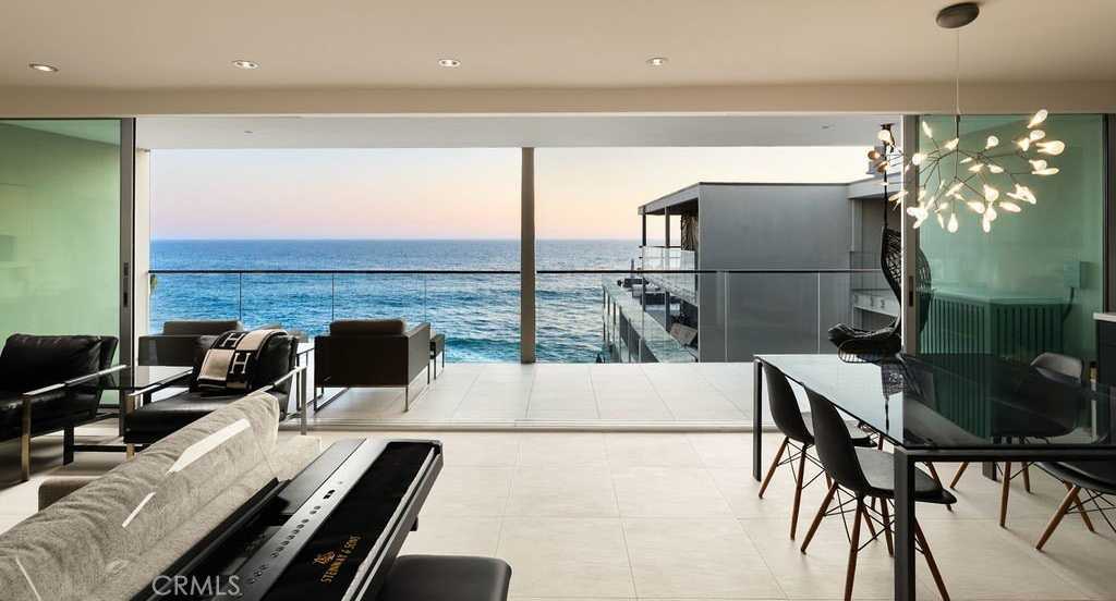 1585 S Coast Highway