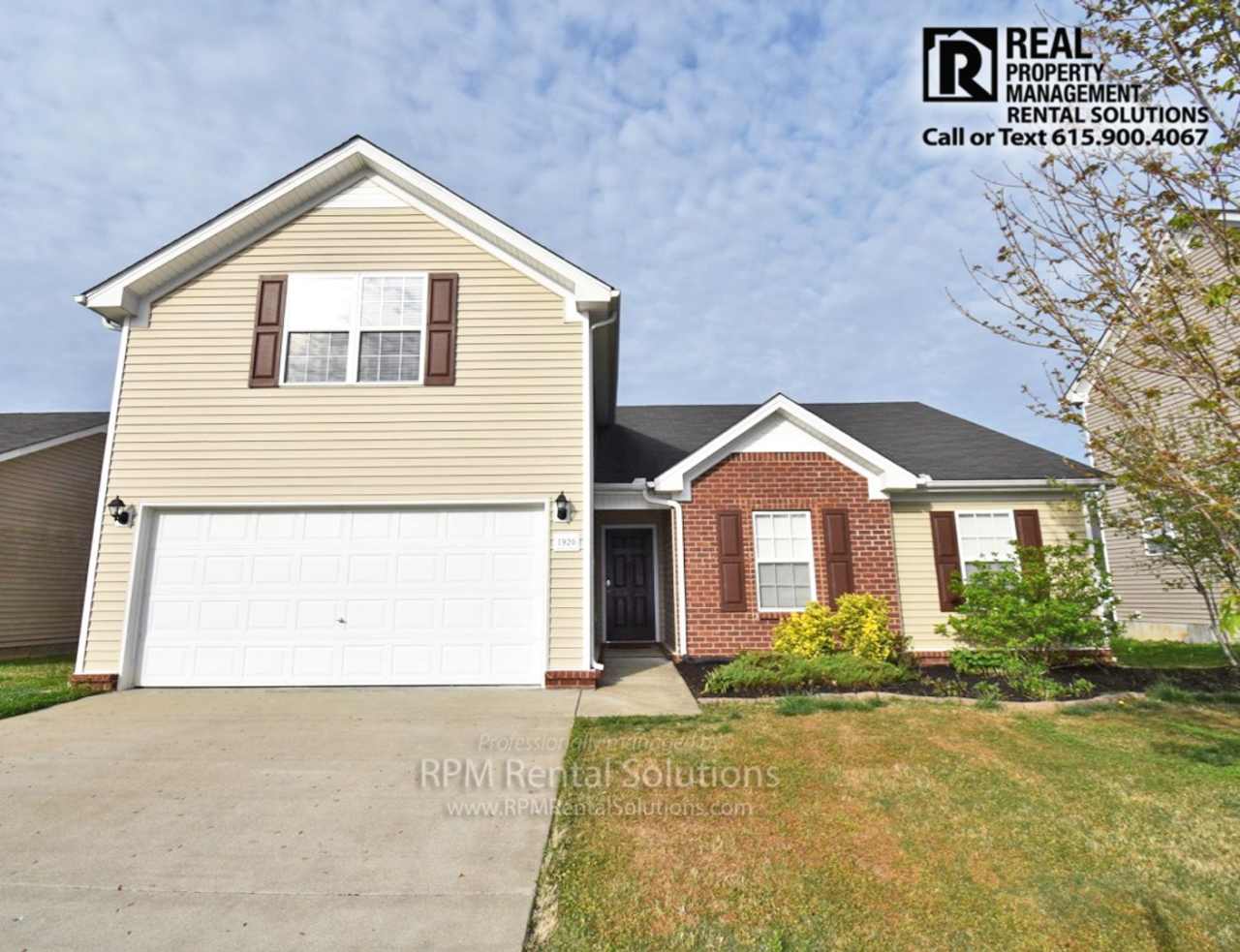Fantastic 4BR/3BA Murfreesboro home in a great location! Garage, washer/dryer, fenced backyard
