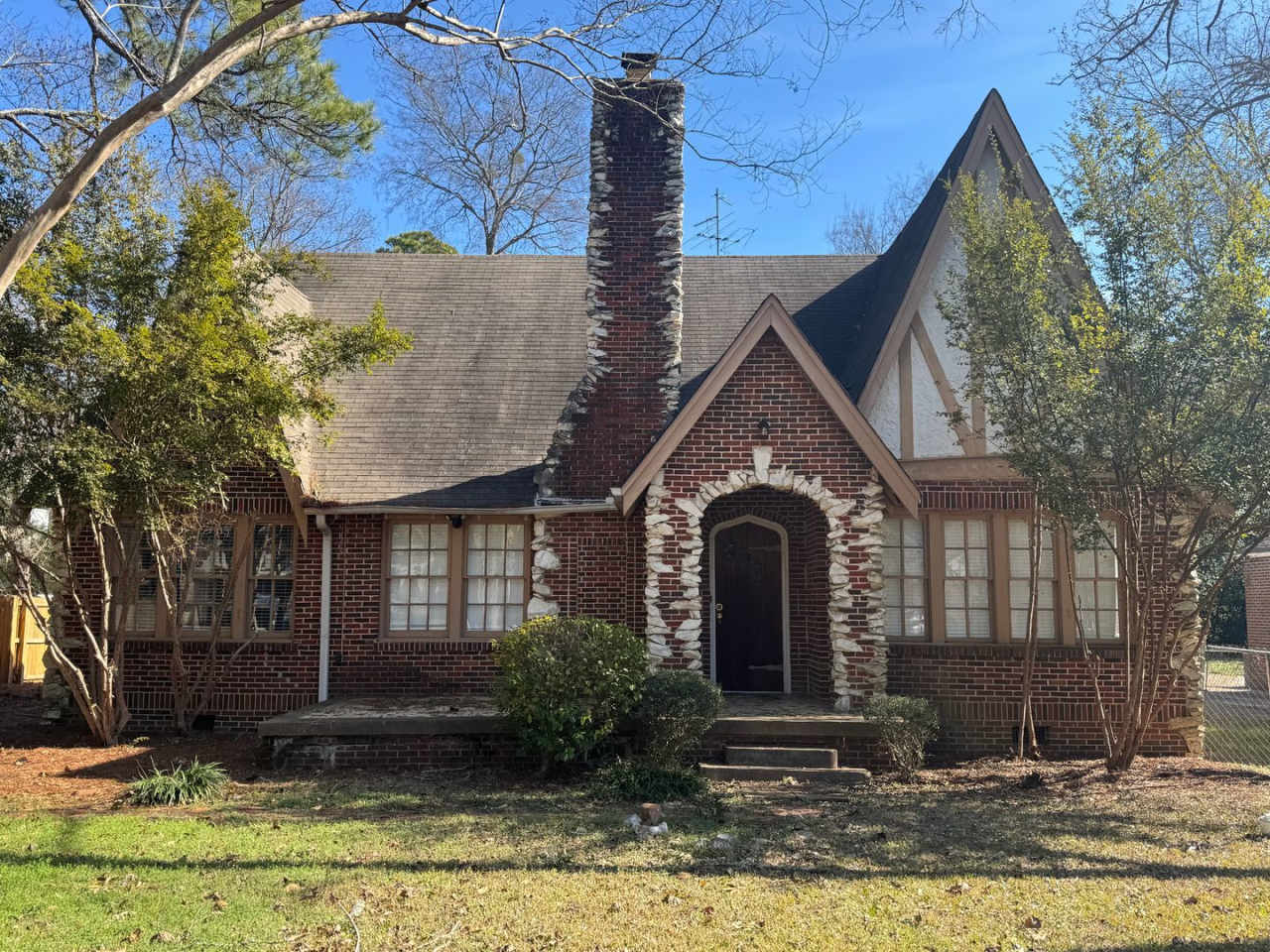 Lovely Cloverdale Idlewild Home