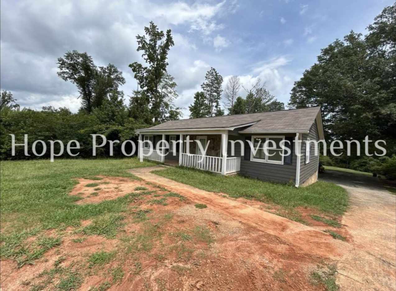 Newnan- 3 Bedroom 1 Bath House 168 Old Corinth Rd Unit A