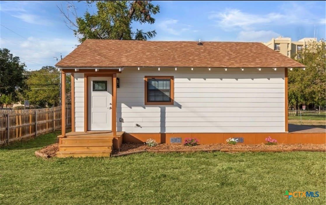 409 S Saunders Street