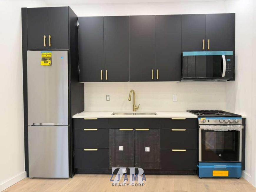 360 Rochester Avenue