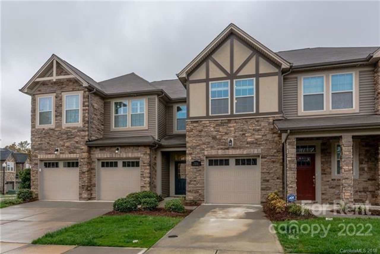 7334 Dulnian Way, Charlotte, NC 28278