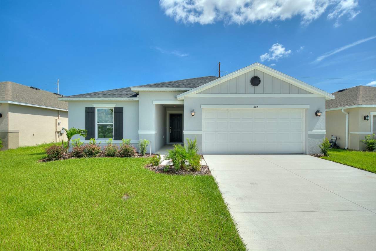 Beautiful Newer Build! Pet-Friendly 4-Bedroom, 2-Bath Home with 2-Car Garage  Screened Lanai
