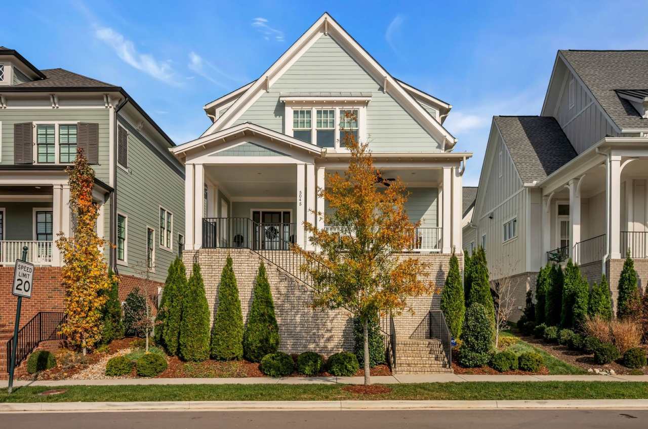 Fully Furnished 4 Bedroom w/ Office in Westhaven Neighborhood