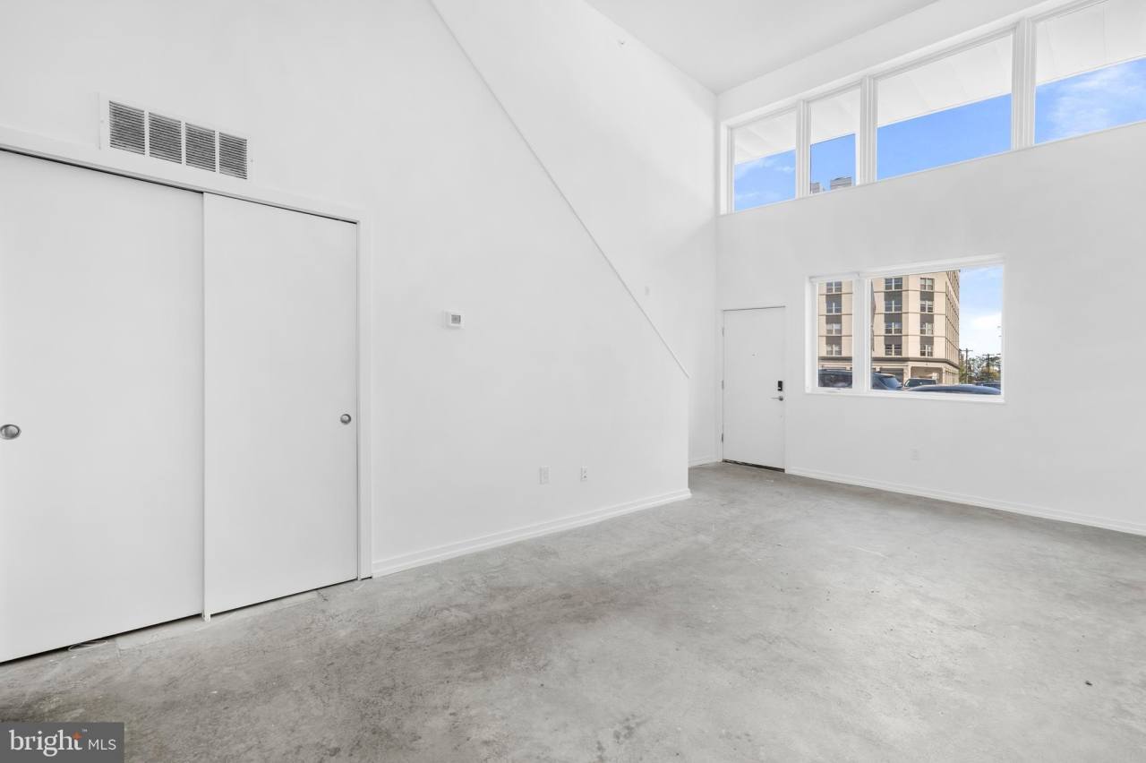 455-459 N 5TH Street unit: 8