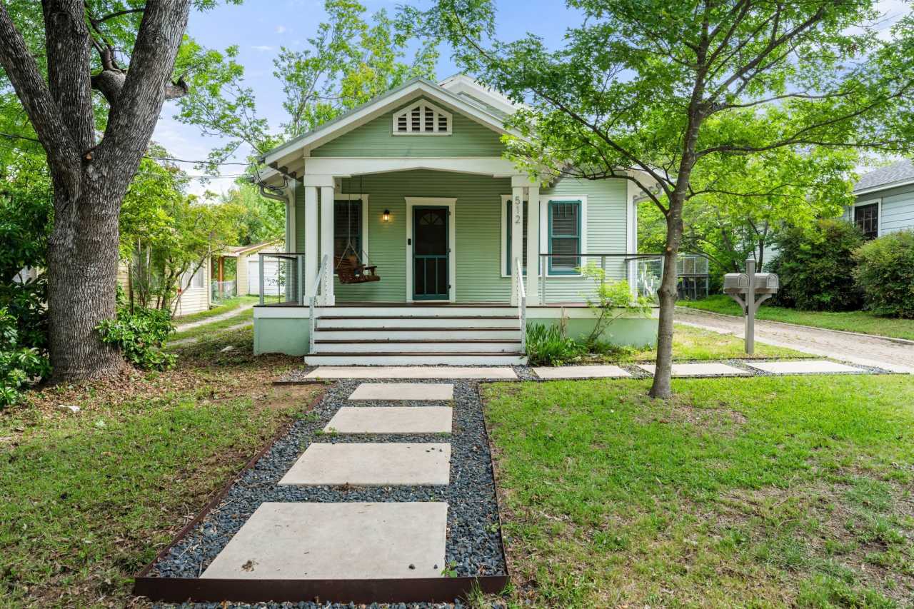 512 East 49th Street