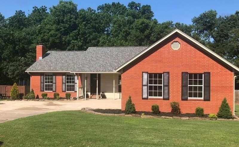 215 Bluff  DR