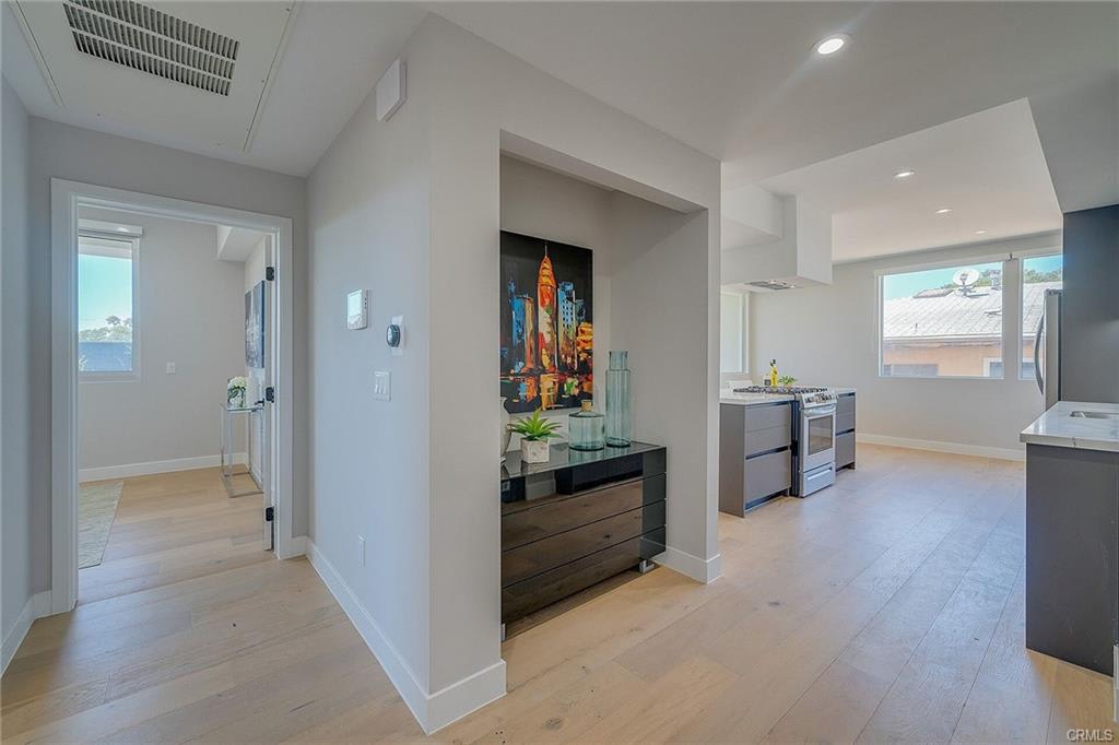 1148 North Detroit Street